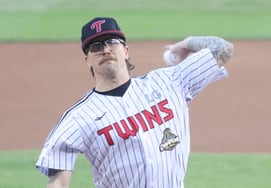 [Chụp ảnh] Wells 'Aquor King's uy phong lẫm liệt'