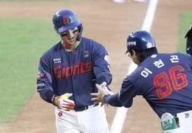 [相片儿] 孙成彬先发制人打出个人本垒打