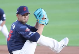 [Photo] Kim Jinwook, "I'm in debt and I'm living."