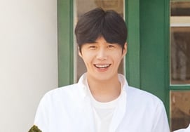 Kim Sun-ho apologizes for alleged tax evasion, healing entertainment is coming out.."Older 'Favorite Grandchild' reservation. 'Bonjour Bakery' barista."