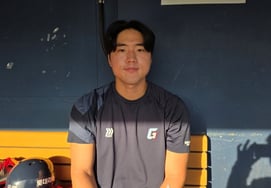 「（ソン）ソンビンにいつも記事のリンクを送ります」「、」「私は送らない」キム・ジヌクの一方通行の友情？ 同い年の捕手はリードで言った