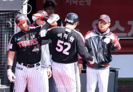 Chun Sung Ho đã quay trở lại căn cứ thứ 3 của Moon Bo Kyung → Lee Jae Won bắt đầu mùa giải, ít nhất anh cũng không quên Yeom Kyung Yeop.