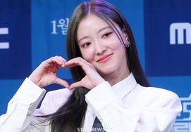 Lee Se-young ranks third among female actors in the star ranking, as anticipation for "The Empress's Remarriage" continues to grow day by day.