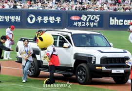 [相片儿] "登上冠军赛场"的兰博基利金吉利