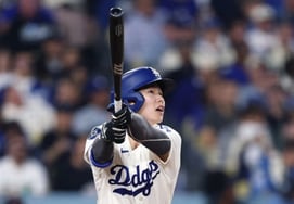 "金彗星再次证明了这一点。" 本垒打+防守+谦虚的采访，令美国媒体着迷