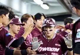 [Chụp ảnh] Choi Joo Hwan ghi bàn thắng đầu tiên ở đầu hiệp 4