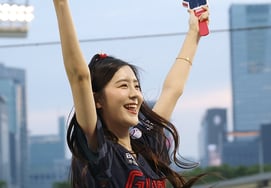 [Chụp ảnh] Lee Yoon Seo 'Hôm nay cũng là Seungri'