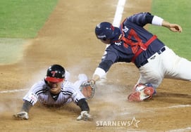 [相片儿] 吴志焕"承认刘江南的柔韧性"