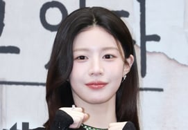 «Моя боевая маска» Го Юн Чжон и Пак Хэ Ён подумали: «Как ты можешь писать обо мне?»Честь".