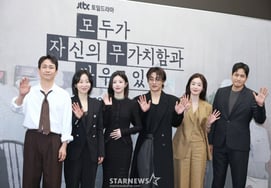 「サイダーはないけど」..『モジャムッサ』のパク·ヘヨン作家、ク·キョハン→コ·ユンジョンと伝える『小さな慰め』 [総合]