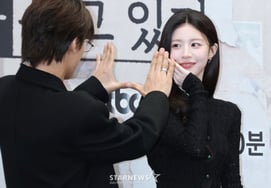 Koo Kyo-hwan and Go Youn-jung in 'Director and Beauty' [★Photos]