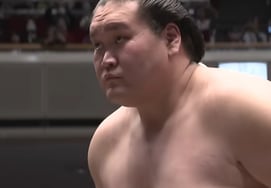 「酒を飲んで女性への性的嫌がらせ→弟子の頬を叩いてもいいのか？」「176kgレジェンド暴行事件『終わりなき論争』…」 甘い処罰への疑問まで