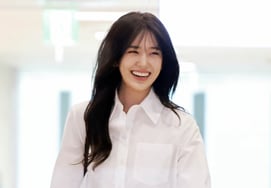 Ive 安宥真"美丽的微笑" [★照片]