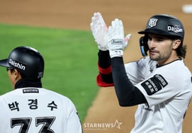 [Фото] "Внезапный удар с 1 RBI в конце 3-го иннинга" Хиллиард