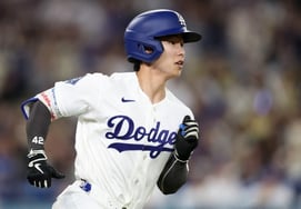 'Brilliant' Kim Hye-sung storms with 2 stolen bases! How can failure be just once in all of MLB... Steady trust from the manager, '2G' consecutive hits explode