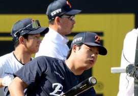 Kang Baek Ho trở lại vị trí tiền vệ + Kim Tae Yeon xuất phát về gôn 3 sau một ngày! Ryu Hyun Jin công bố dàn line-up 6 trận thua liên tiếp [hiện trường Busan]