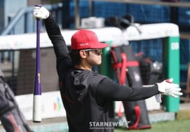 Thử thách 9 chiến thắng liên tiếp của KIA! Hôm nay (ngày 18) đội hình tuyển chọn đã thay đổi. Kim Do Young số 4 → Bố trí Jun Jin số 3, ngoại trừ Kim Sun Bin - Na Sung Bum trở lại' [hiện trường Jamsil]