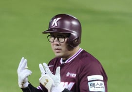 «Набор Ханхвасо» - Ан Чи Хон, появляется как второй басмен в стартовом составе! Всего 242 дня →В командной башне много травм..."