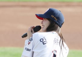 [Photo] Yoon-ah: "Doosan will always be number one"