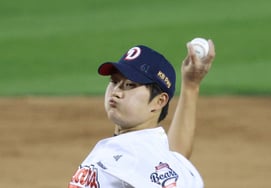 [Chụp ảnh] Kim Taek Yeon 'Thắng thua bằng cú ném thẳng'