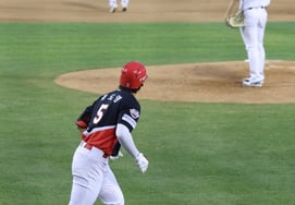 [Photo] Kim Do-young and Kim Taek-yeon thoroughly criticized! Comeback two-run home run