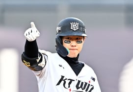 Чхве Вон Джун, искренний «Четыре миллиарда аутфилдеров →Ответьте на веру и отпустите → Вы сделали это так удобно, я должен отплатить вам оценками»