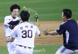 [BHIND ★] Ревущий ревущий ревущий ревущий ревущий ревущий! Хоум-ран, три удара, выйдем! Фотогеничная серия Doosan-KIA о продлении кровопролития