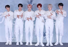 Пожалуйста, с нетерпением ждите сегодняшнего выступления NCT Wish.' [★Фото]