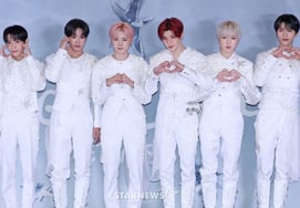 NCT WISH『ラブリーなハートハンド』 [★写真]