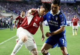 "Капитан" Пак Джи Сон "Режим искренности" был прикреплен к легенде Сувона Самсунга, был тронут... Поражение со счетом 0:1. [Обзор сайта в Сувоне]