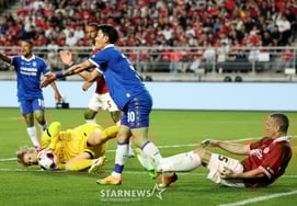 [Chụp ảnh] 'Vandesar vất vả nhiều rồi' Thế giới mới