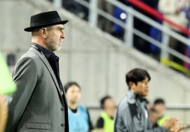 [Photo] 'Samsung is not easy,' Eric Cantona