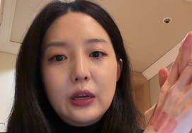 'Oh Sang-jin ♥' Kim So-young promotes products via live broadcast from postpartum care center after giving birth to second child: Career mom's expertise [Star Issue]