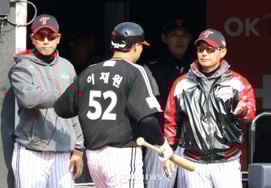 Lee Jae Won gia nhập quân đội thứ hai với tỉ lệ đánh bóng 0.067 đã hết sức kiên nhẫn... Kium Park Joon Hyun - Choi Ji Min (KIA) xóa sổ Futures's