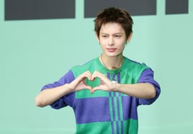 James, Look at My Pose [★Photo]