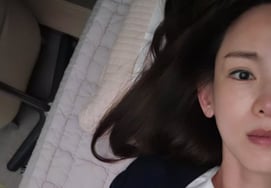 Jeong Ga-eun, ultimately heads to hospital due to health issues... "I take photos even when I'm in pain"