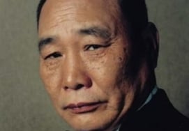 Покойный енот "Татьяна" Чо Санг Гон уходит во время рассмотрения следующего фильма.Сегодня (21-й день) третья годовщина смерти