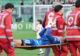 Сын Клинсмана, Джонатан, сломанный в 'корейском футболе', смертельный перелом шейной кости → Вылезает на носилках... "Невозможно участвовать в чемпионате мира"