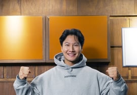 'Man of the House' Kim Jong-koo, keeping an eye on his wife's feelings... "Hates overseas filming but does it for family," smiles