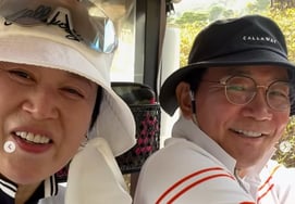 'Breast cancer survivor' Park Mi-seon, ♥Lee Bong-won reunite for 'couples golf' after a long time... "Grateful to be able to play all 18 holes now that I'm healthier"