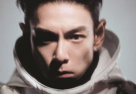 "solo回归"t.o.p，终于要亲自出马了。与粉丝们举行免费听音会 [公式]