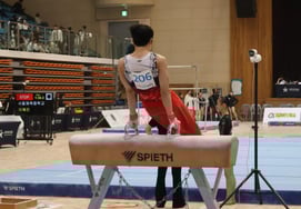 Trung tâm đạo đức thể thao đã trực tiếp đến tham dự giải vô địch thể dục dụng cụ thể dục dụng cụ "Đặc biệt, tỷ lệ tham gia của các vận động viên trẻ"