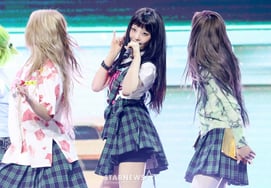 ティナ、視線を集める清純な美貌 [★写真]