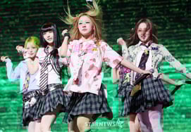 ナハウン、視線を釘付けにするダンスセンター [★写真]