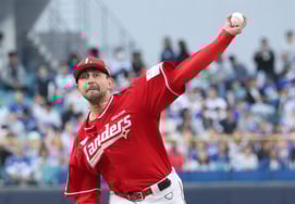 [フォト] ベニジアーノ「スッと投げても光速球」