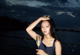 Хери, супер роскошный мальдивский отпуск, хвастаясь "похоже, что ты потратил свое время на конец"