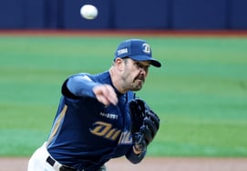 [Chụp ảnh] 'Trận đấu tiên phong với Oh Seok Joo' NC Verhagen