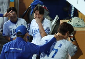 [フォト] カン・ミンホ『笑い我慢失敗者集合』