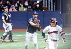 [Chụp ảnh] 'Phải chạy thử chứ'' Davidson (cầu thủ bóng đá)