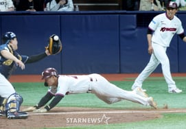 [フォト] 「タイミングはアウトだったが」ホームチェーンもキム・ジソク